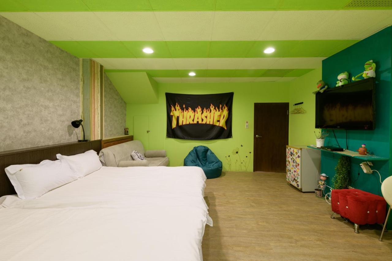 羅東夜市 小宅一生民宿 Night Market Small House Lifetime Hotel Luodong Exterior foto