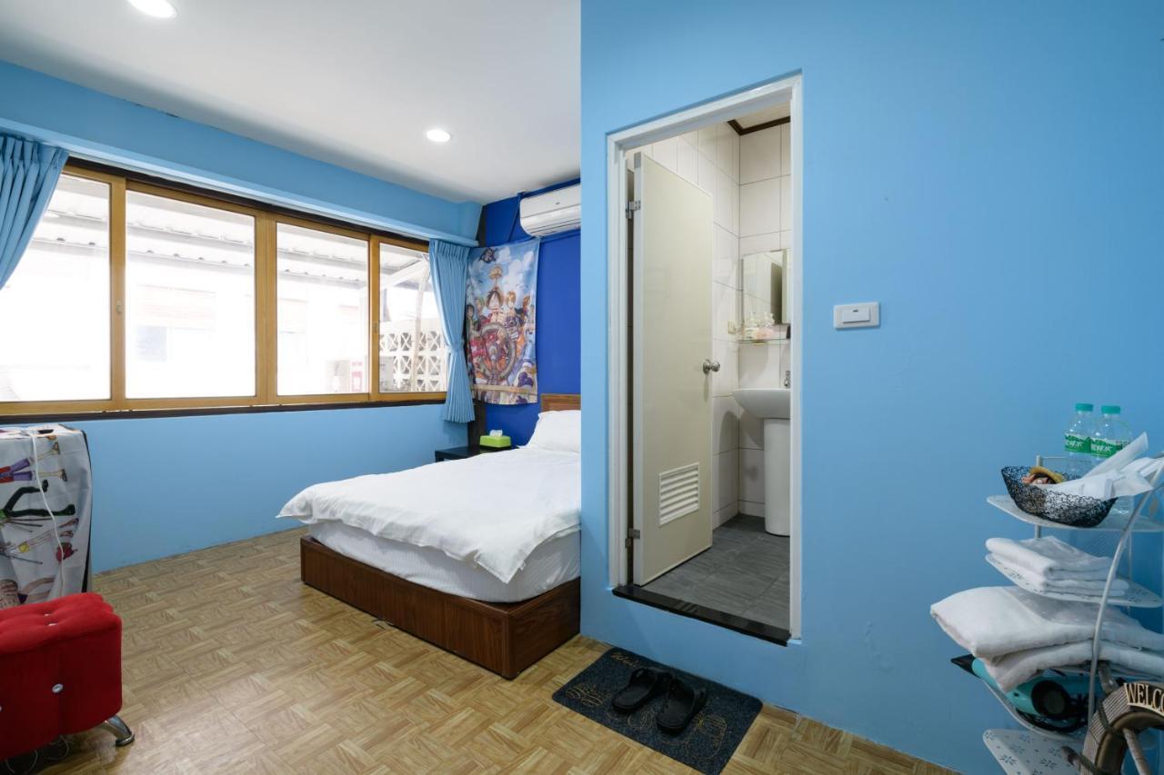 羅東夜市 小宅一生民宿 Night Market Small House Lifetime Hotel Luodong Exterior foto